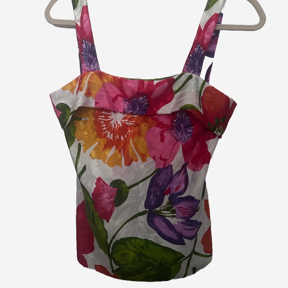 Silk floral tank 🌸🌴🌺